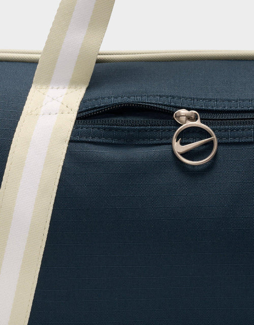 กระเป๋าสะพายข้าง Heritage Retro Duffel (13L)