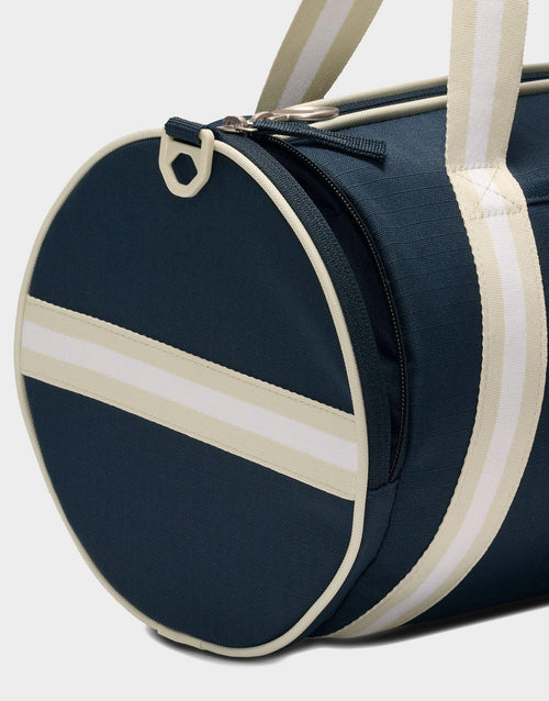 กระเป๋าสะพายข้าง Heritage Retro Duffel (13L)