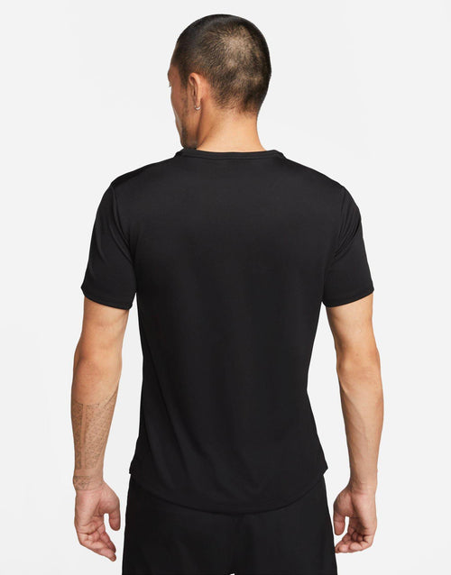 เสื้อยืดผู้ชาย Dri-FIT UV Miler