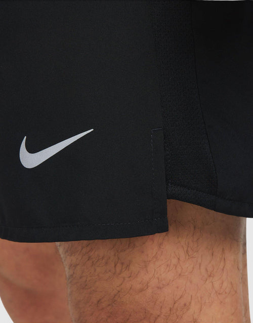 กางเกงขาสั้นผู้ชาย Dri-FIT Challenger