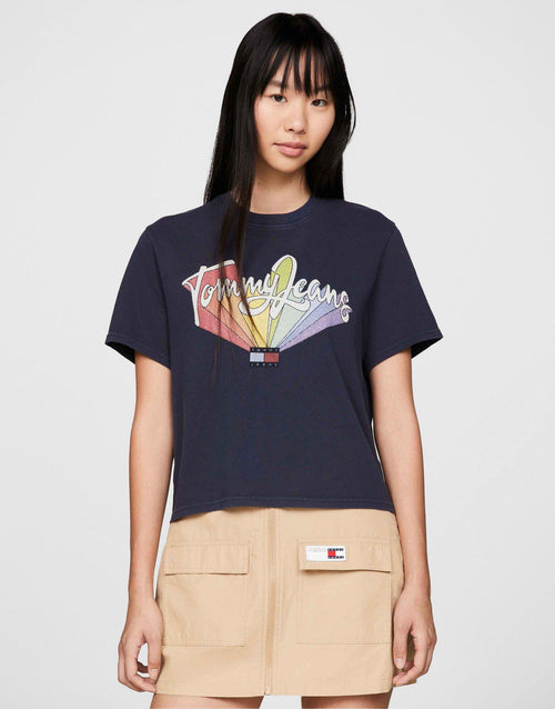 เสื้อยืดผู้หญิง Boxy Rainbow Flag