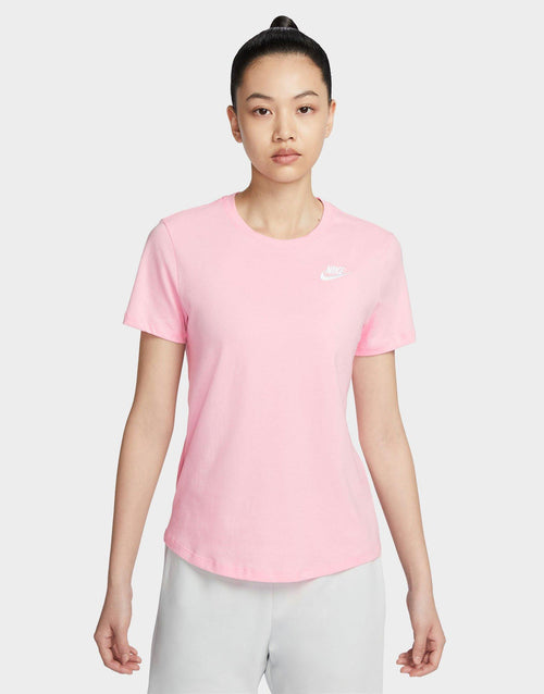 เสื้อยืดผู้หญิง Sportswear Club Essentials