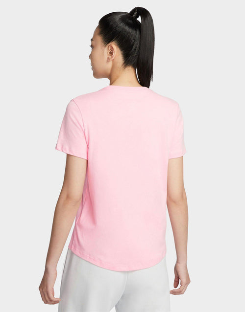 เสื้อยืดผู้หญิง Sportswear Club Essentials