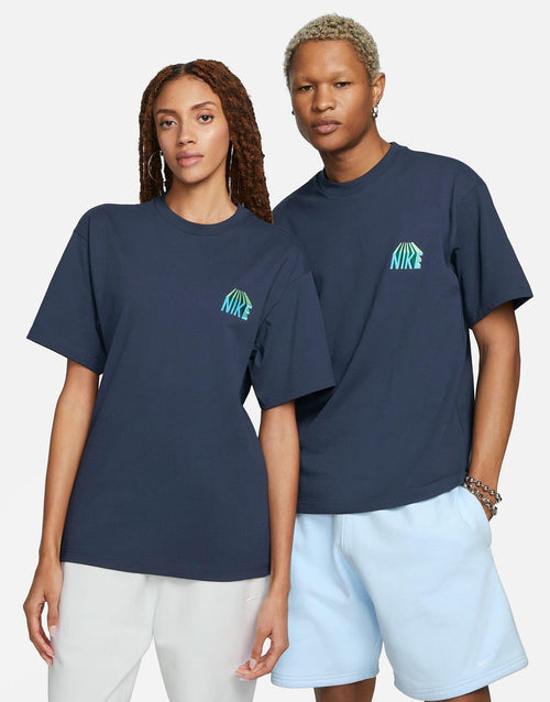 เสื้อยืดผู้ชายและผู้หญิง