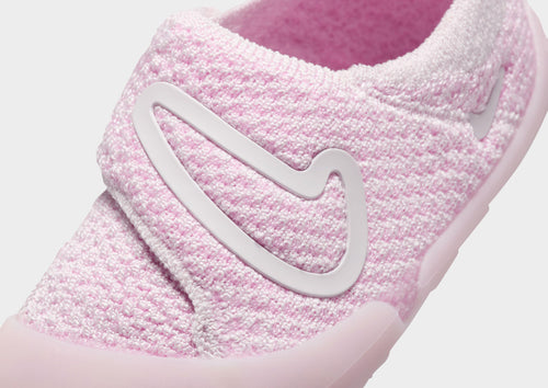 รองเท้าเด็กวัยหัดเดิน Swoosh 1