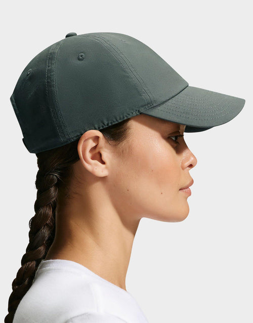 หมวกแก็ป Dri-FIT Club Metal Swoosh