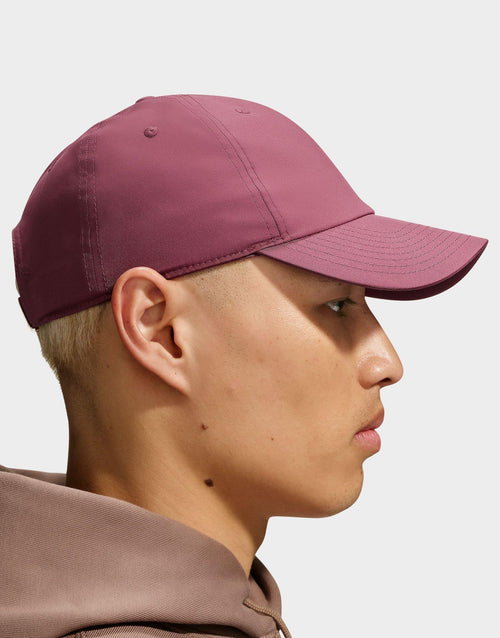 หมวกแก็ป Dri-FIT Club Metal Swoosh