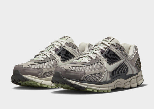 รองเท้าผู้หญิง Zoom Vomero 5