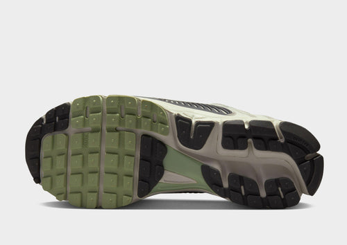 รองเท้าผู้หญิง Zoom Vomero 5