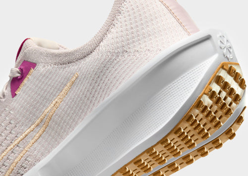 รองเท้าผู้หญิง Interact Run