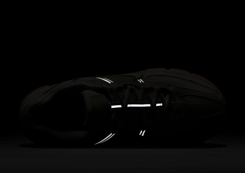 รองเท้าผู้หญิง Zoom Vomero 5