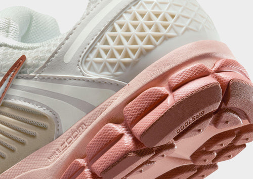 รองเท้าผู้หญิง Zoom Vomero 5