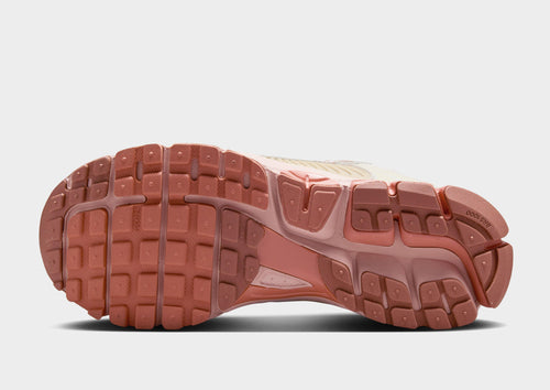 รองเท้าผู้หญิง Zoom Vomero 5