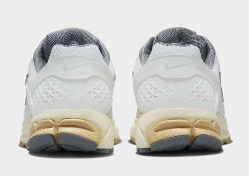 รองเท้าผู้หญิง Zoom Vomero 5