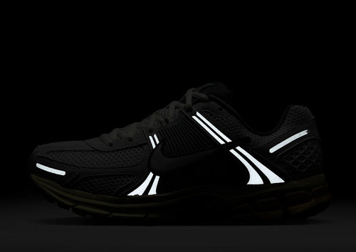 รองเท้าผู้หญิง Zoom Vomero 5