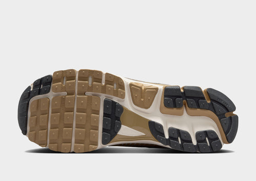 รองเท้าผู้ชาย Zoom Vomero 5