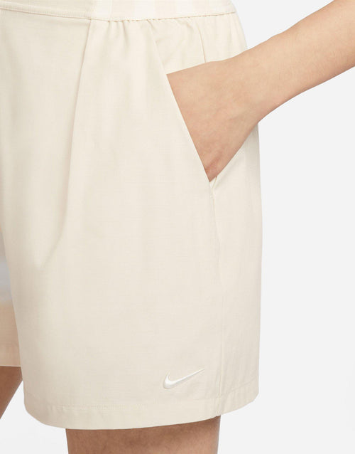 กางเกงขาสั้นผู้หญิง Sportswear High-Waisted 3"