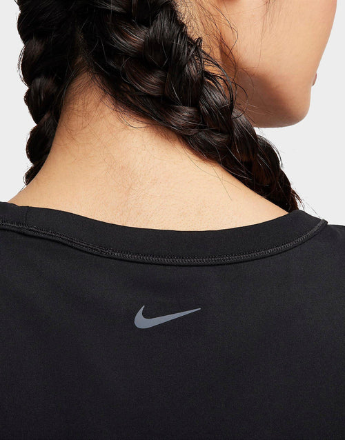 เสื้อยืดผู้หญิง One Fitted Dri-FIT Cropped