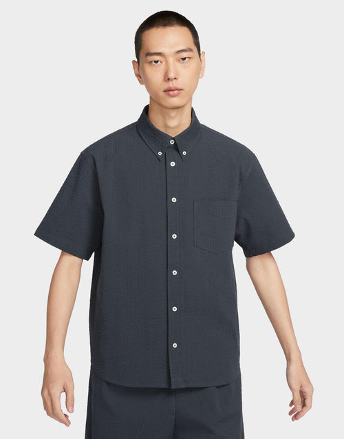 เสื้อแขนสั้นผู้ชาย Life Seersucker Button-Down