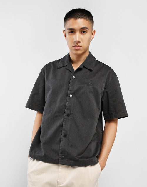 เสื้อแขนสั้นผู้ชาย Essentials Statement