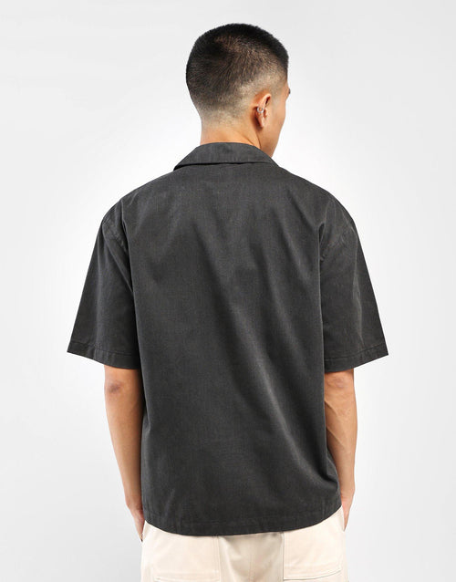 เสื้อแขนสั้นผู้ชาย Essentials Statement