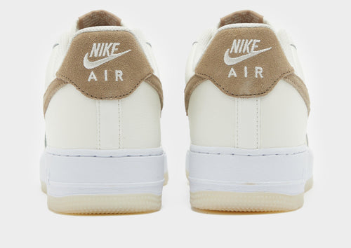 รองเท้าผู้ชาย Air Force 1 '07 LV8