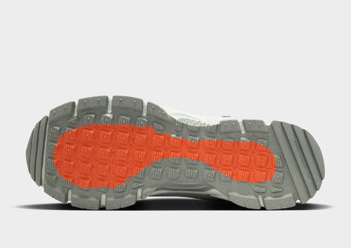 รองเท้าผู้ชาย Zoom Vomero Roam