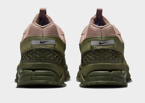 รองเท้าผู้ชาย Zoom Vomero Roam