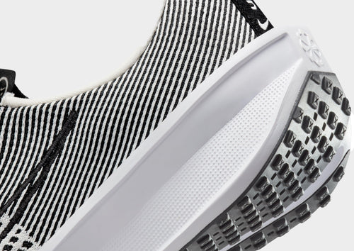 รองเท้าผู้ชาย Interact Run EasyOn