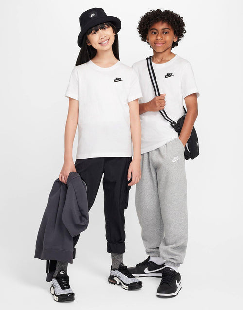 เสื้อยืดเด็กโต Sportswear