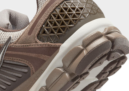 รองเท้าผู้ชาย Zoom Vomero 5