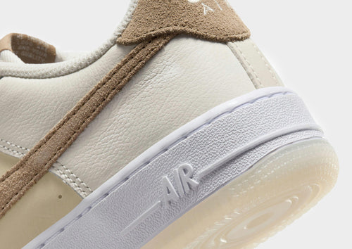 รองเท้าเด็กโต Air Force 1 LV8