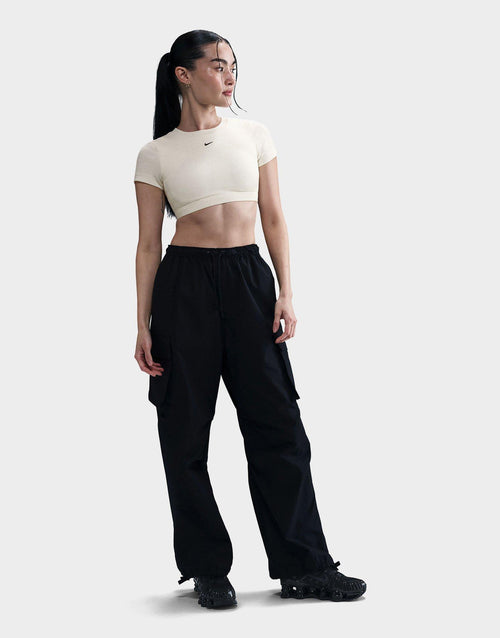 เสื้อยืดผู้หญิง Sportswear Classic Light-Support Bra