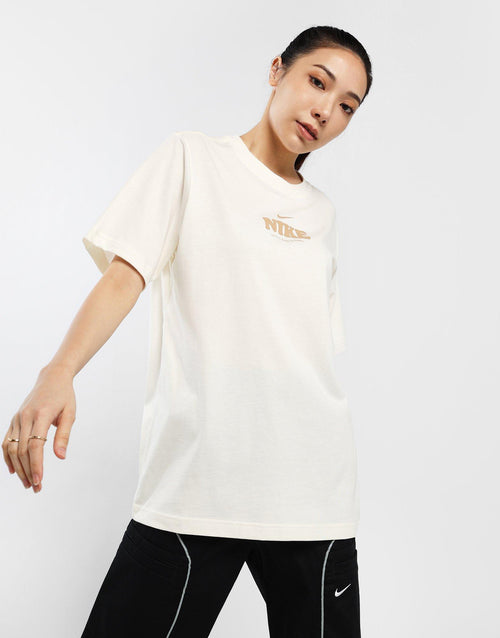 เสื้อยืดผู้หญิง Sportswear Essential