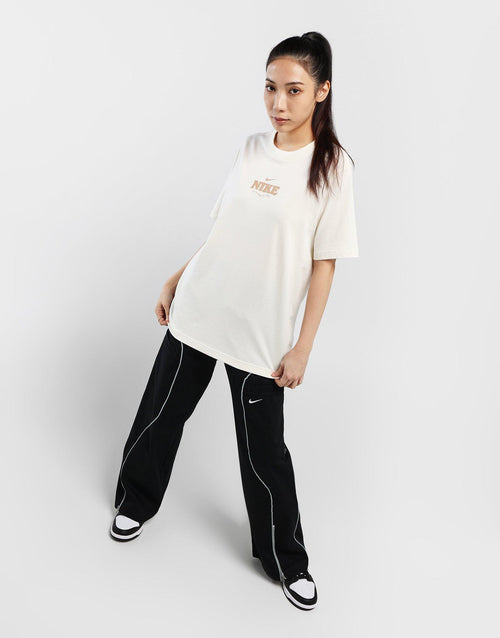 เสื้อยืดผู้หญิง Sportswear Essential
