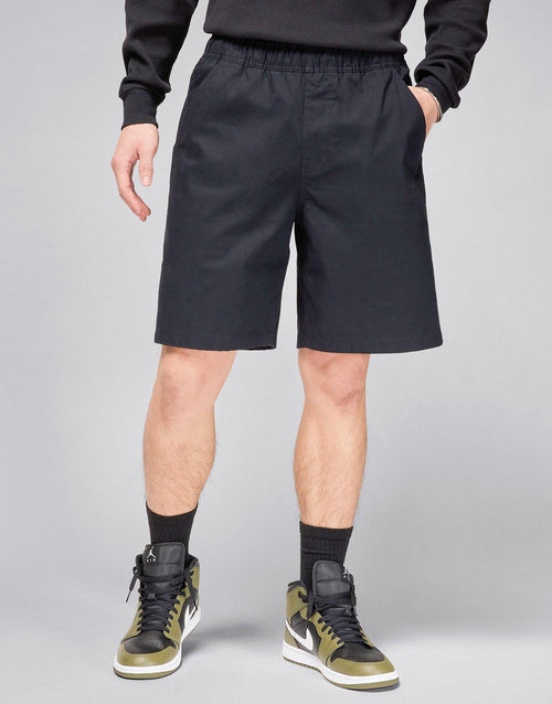 กางเกงขาสั้นผู้ชาย Essentials Woven