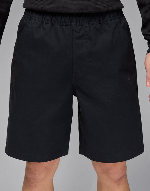 กางเกงขาสั้นผู้ชาย Essentials Woven