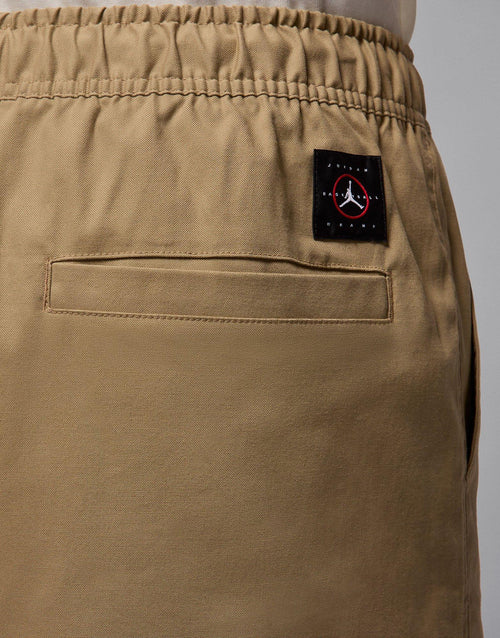 กางเกงขาสั้นผู้ชาย Essentials Woven