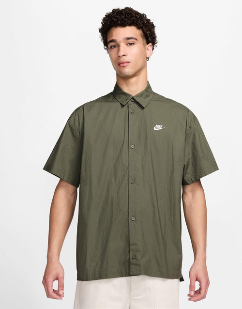 เสื้อแขนสั้นผู้ชาย Club Button-Down