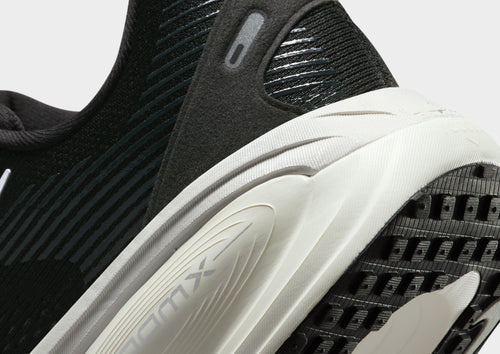 รองเท้าผู้ชาย Vomero 18