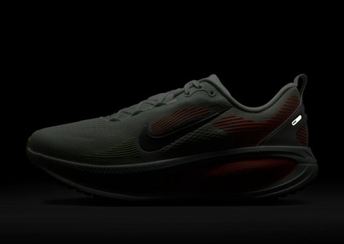 รองเท้าผู้ชาย Vomero 18