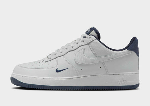 รองเท้าผู้ชาย Air Force 1 '07 LV8