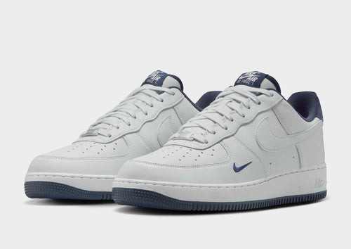 รองเท้าผู้ชาย Air Force 1 '07 LV8