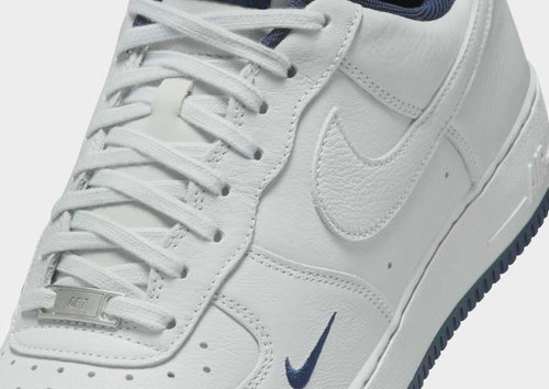 รองเท้าผู้ชาย Air Force 1 '07 LV8