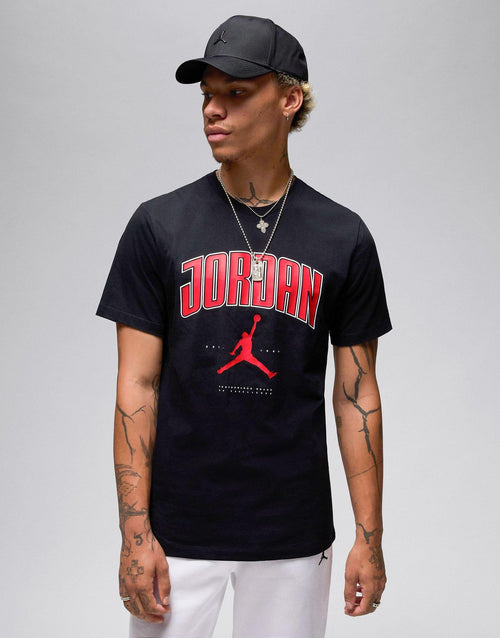 เสื้อยืดผู้ชาย