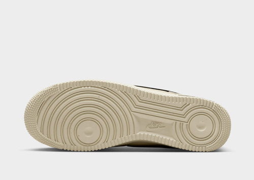 รองเท้าผู้ชาย Air Force 1 '07 LV8