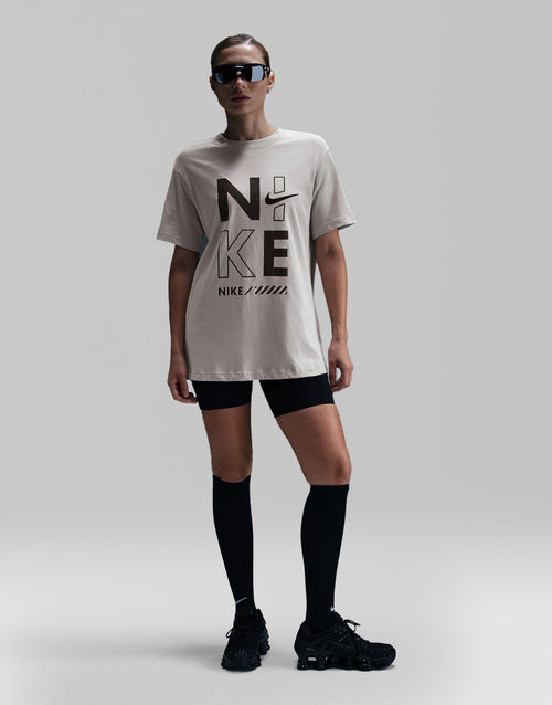 เสื้อยืดผู้หญิง Sportswear