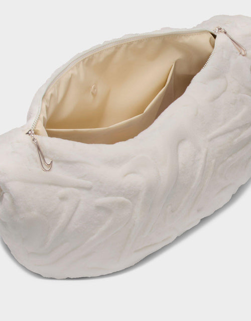 กระเป๋า Sportswear (19L)