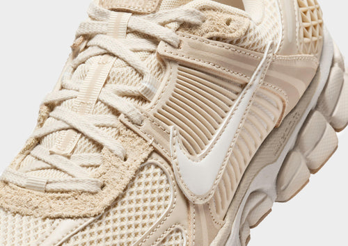 รองเท้าผู้หญิง Zoom Vomero 5