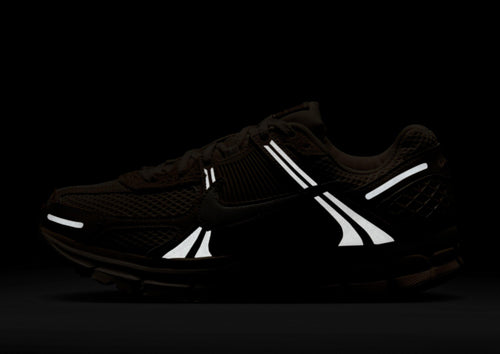 รองเท้าผู้หญิง Zoom Vomero 5